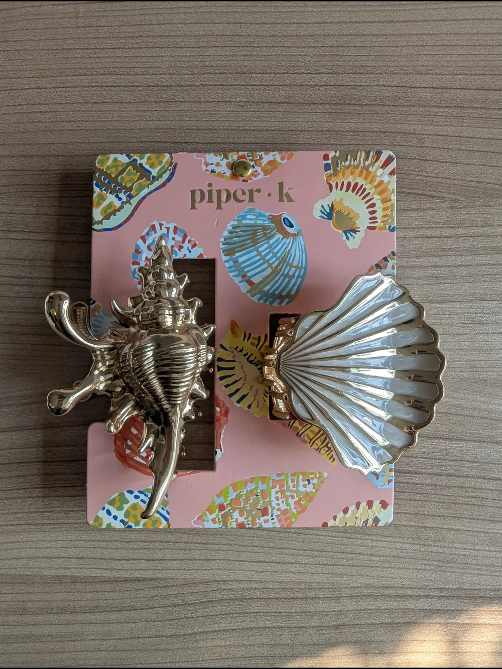piper K gold shell and conch hair claw clips